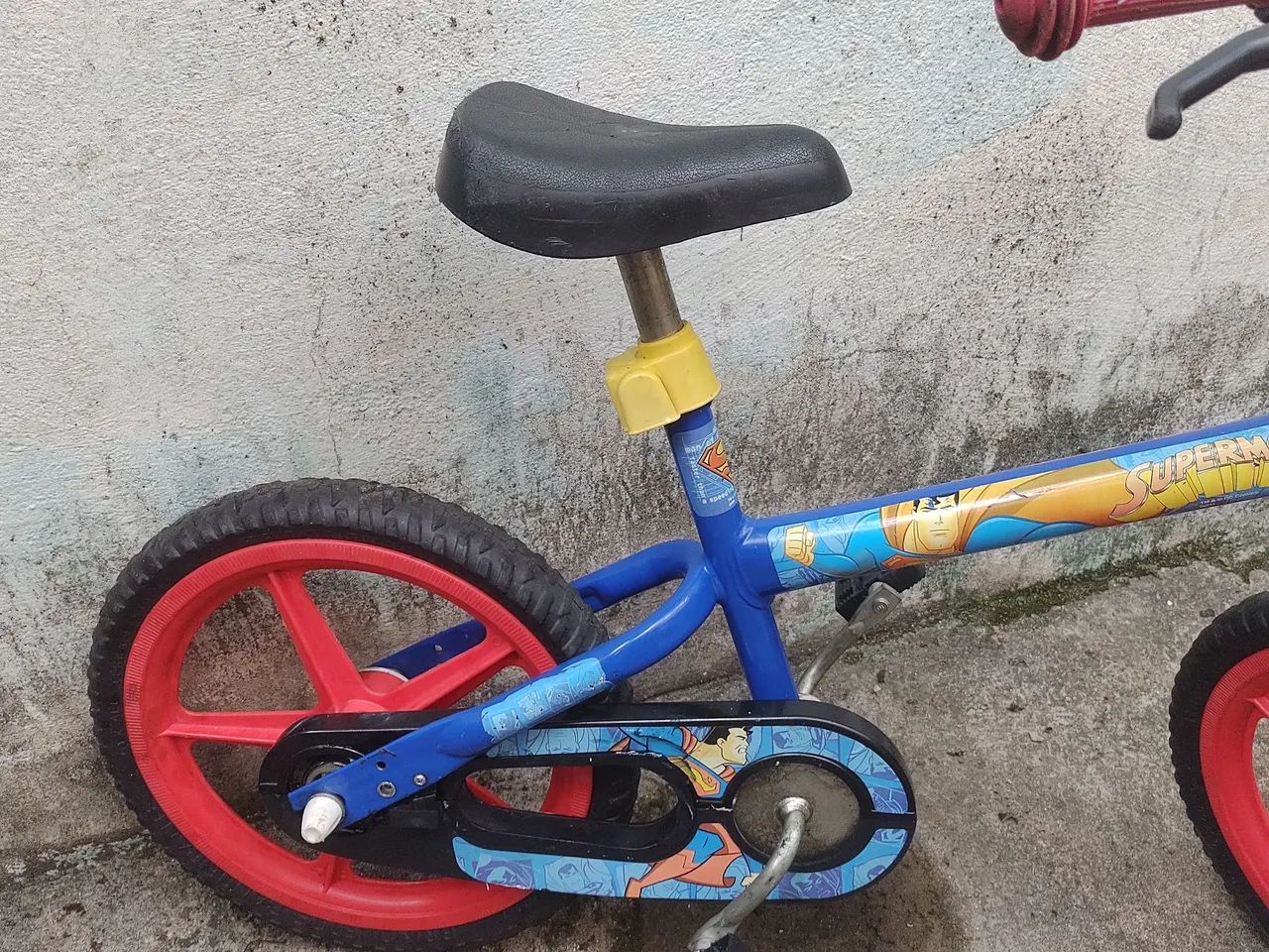 Bicicleta infantil tema Superman - Foto 4