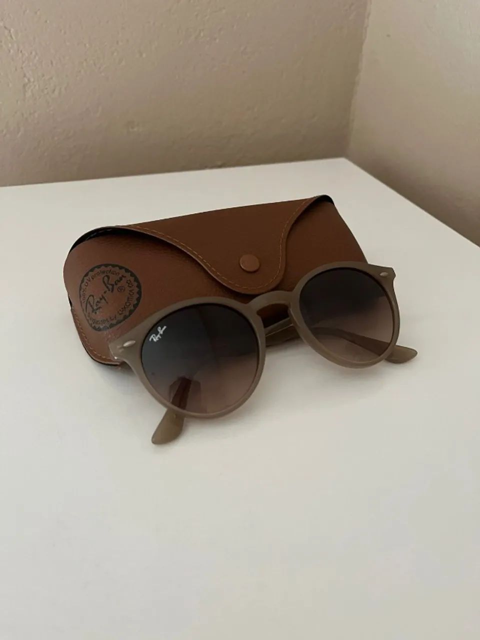 Ray-Ban RB2180