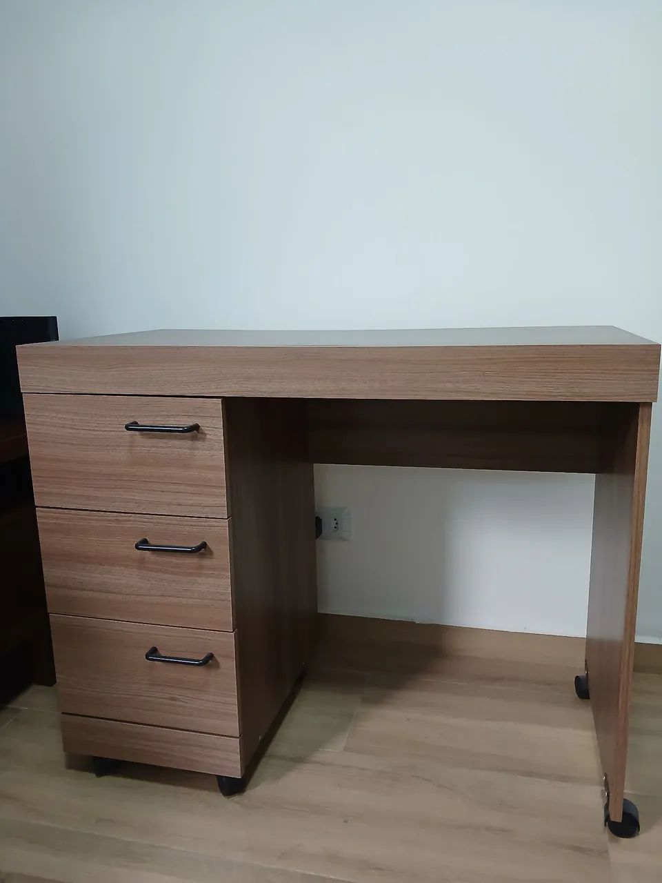 Mesa de escritorio e cadeira  - Foto 2