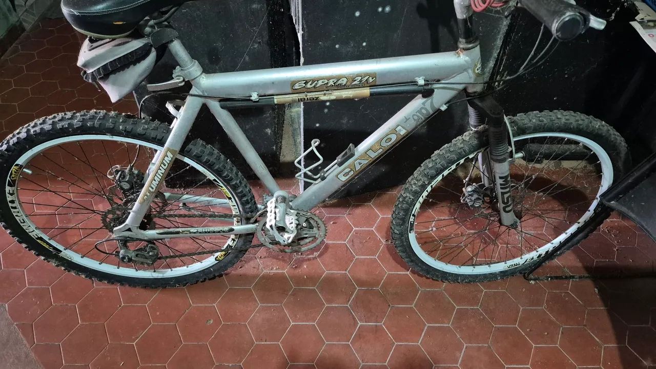 Bicicleta de alumínio 