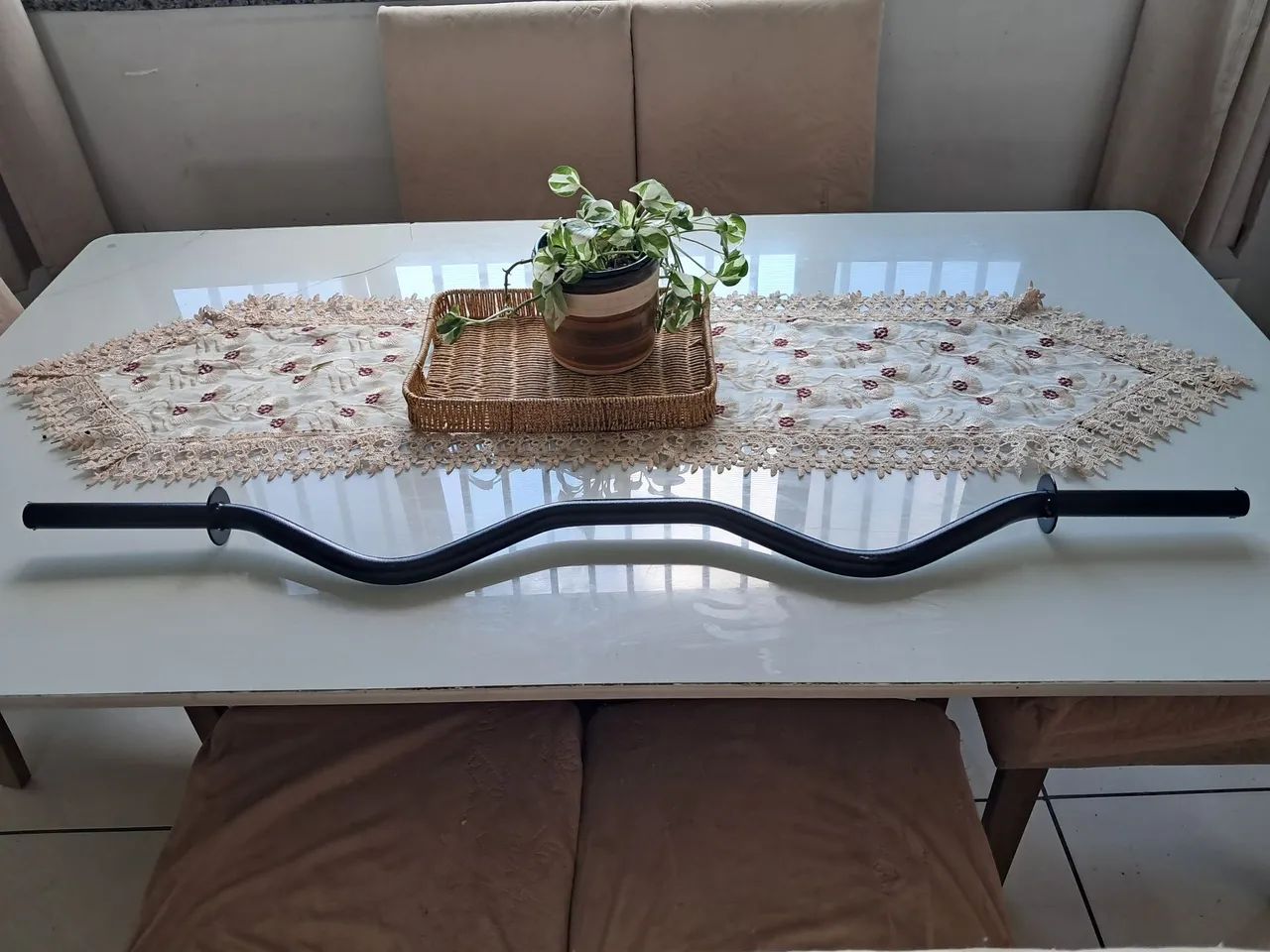 Barra W Profissional Para Treino de Braços Com 2 Presilhas - Foto 4