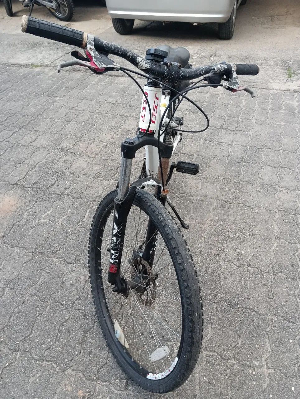 Bicicleta GT Avalanche 3.0 - Foto 2