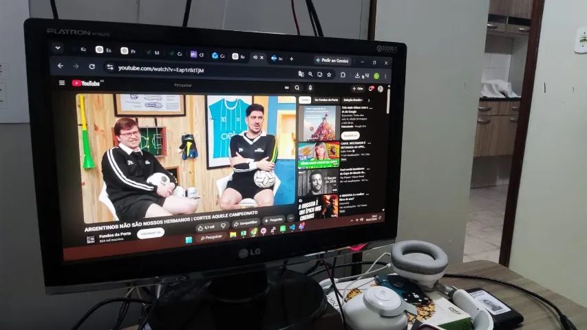 Monitor LG de 19 Polegadas com Entradas VGA e DVI Funcionando Perfeitamente Barato - Foto 2