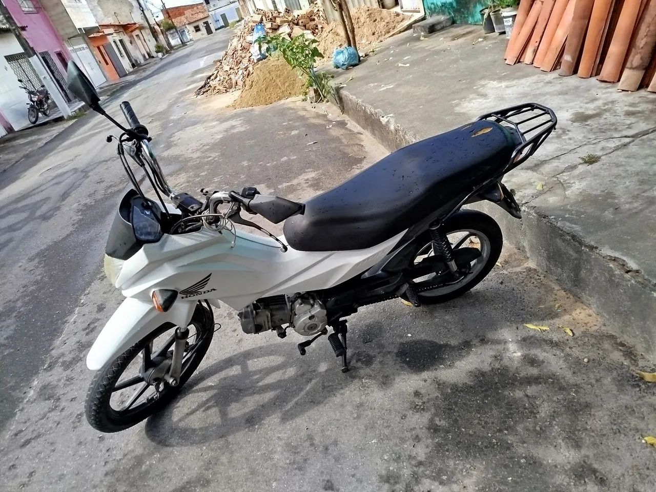 Vendo ou troco pop110i em Celta de 2000 até 2010.