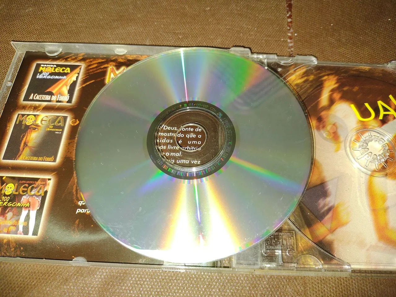 Moleca 100 Vergonha CD de Forró, usado, original. - Foto 3