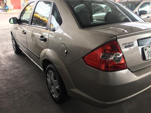 Fiesta Sedan impecável !!!!! 16900 - Foto 3