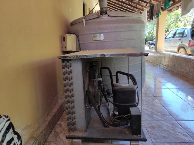 Vendo ou troco tanque de expansão de 1000 litros