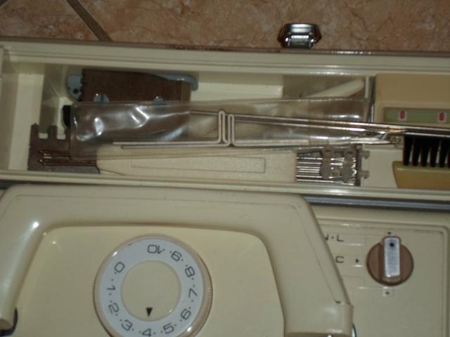 Máquina de tricô Elgin Brother 840 - Foto 5