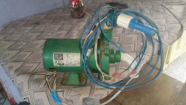 Bomba d'água semi nova 250 reais número de contato: * ou * - Foto 2