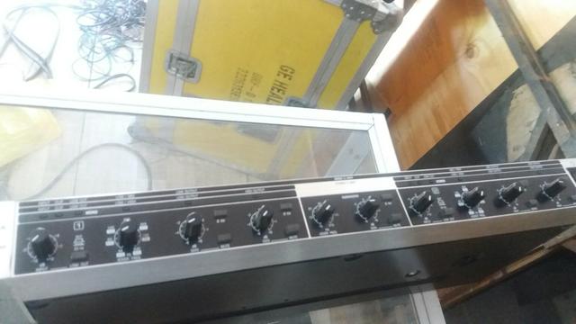 Equalizador crossover behringer - Foto 2