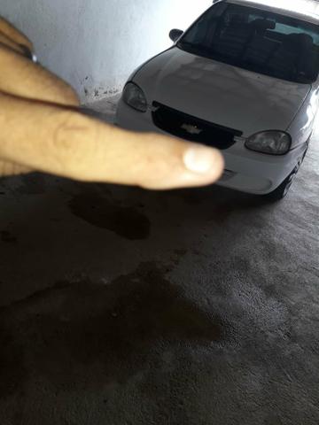 Vendo esse corsa classic ano 1o10 doc em dias no ponto de transferência bem conservado - Foto 2