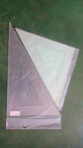 Esquadros para desenho técnico