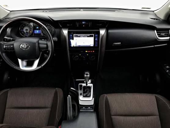 HILUX SW4 2016/2017 2.7 SR 4X2 16V FLEX 4P AUTOMÁTICO - Foto 8