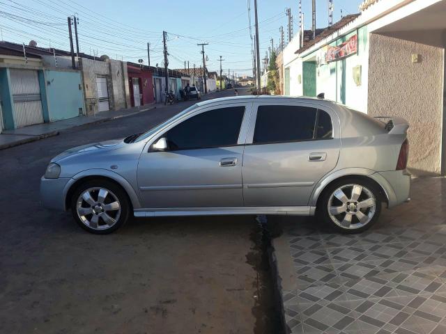 Astra hatch 2.0 2009 extra