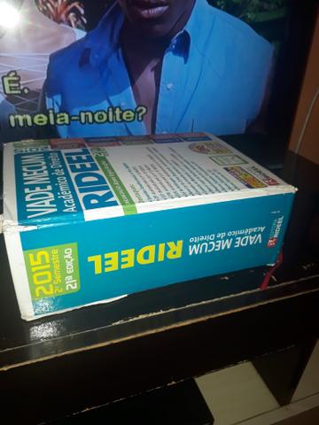 VENDO esse livro bom pra quem for fazer direito - Foto 3