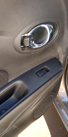 Nissan Versa 1.6 SV automático 2019 - Foto 8