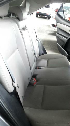 COROLLA GLI 1.6 FLEX AUT MOD 2016 - Foto 8