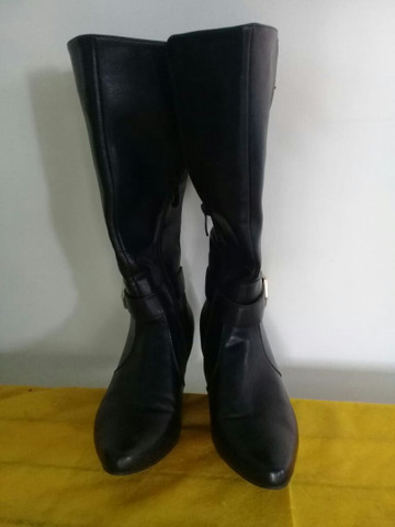 Bota cano longo de couro - Foto 2