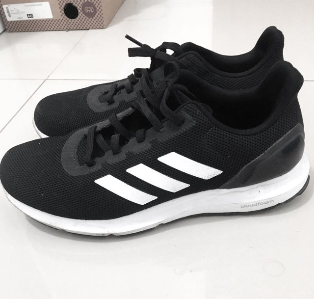 Tênis adidas