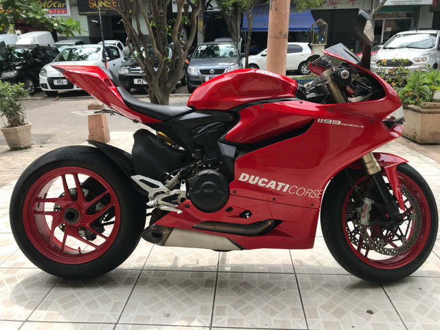 ducati panigale olx