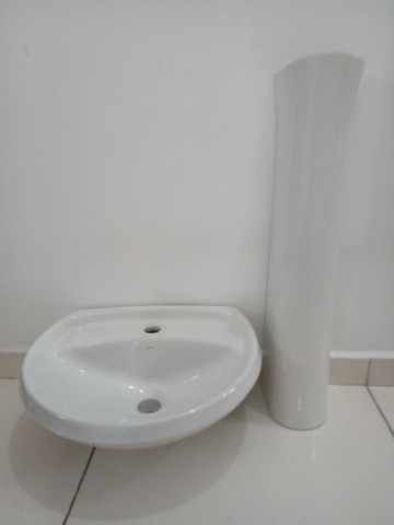 Pia para banheiro Deca