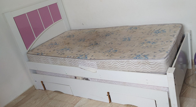 Cama Box solteiro com colchão