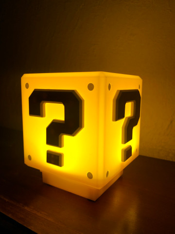 Luminária Super Mario Bros Mini Bloco com Som de Moeda