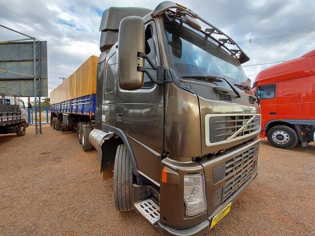 VOLVO FM 370 6X2 + LS LIBRELATO 4 EIXO ANO 2013