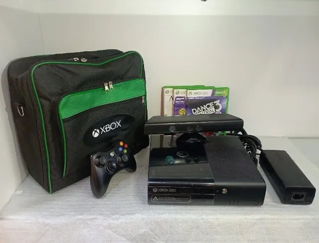 XBOX 360 SLIM DESTRAVADO COM 1 CONTROLE KINECT E 15 JOGOS 