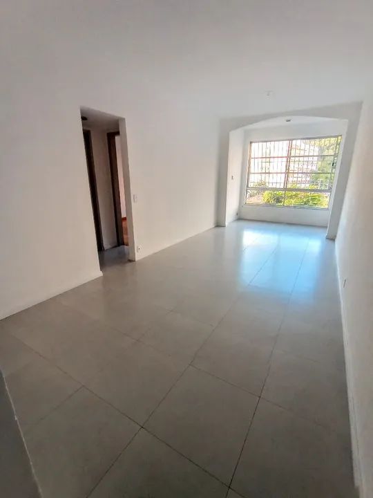 Apto de 2 Quartos com Piscina e Garagem. - Foto 3