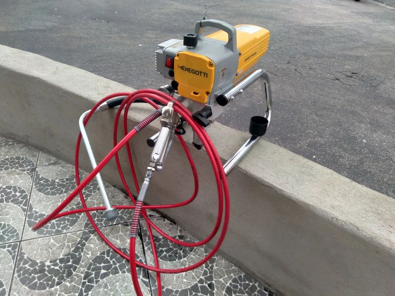 Pistola de pintura Menegotti MMA 900 - Usada - Foto 5