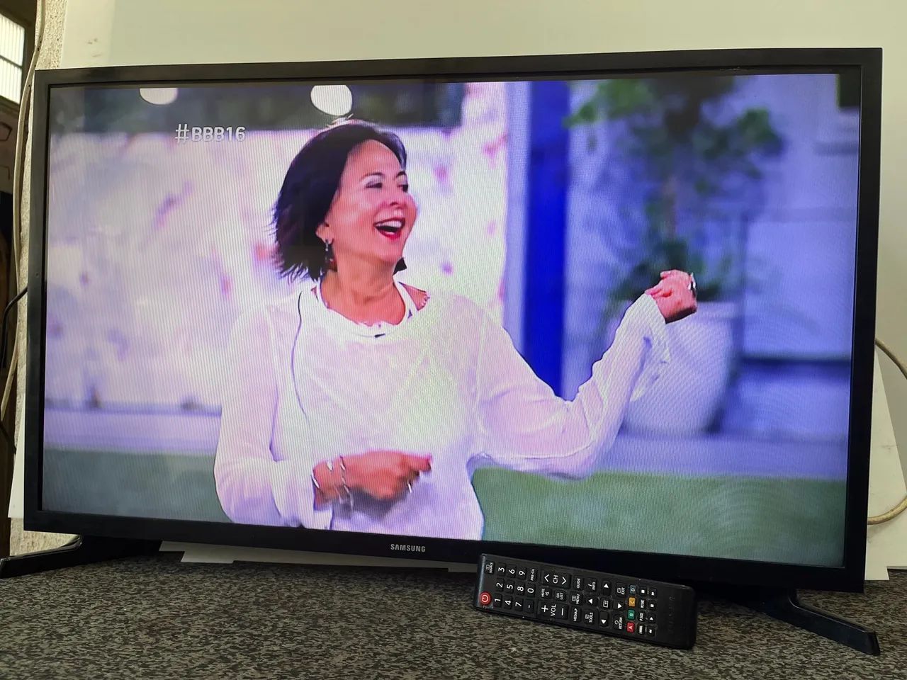 TV smart Samsung 32 p. $650 - Foto 2