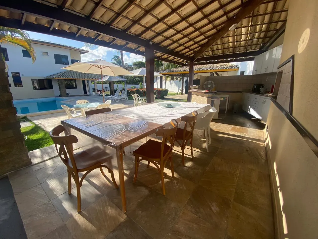 Casa em Condomínio para Venda em Lauro de Freitas, Vilas Do Atlântico, 4 dormitórios, 4 su