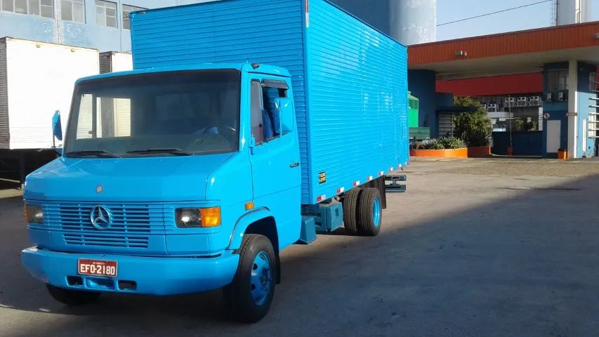 MERCEDES BENZ 710 2009 BAU UNICO DONO - Foto 2