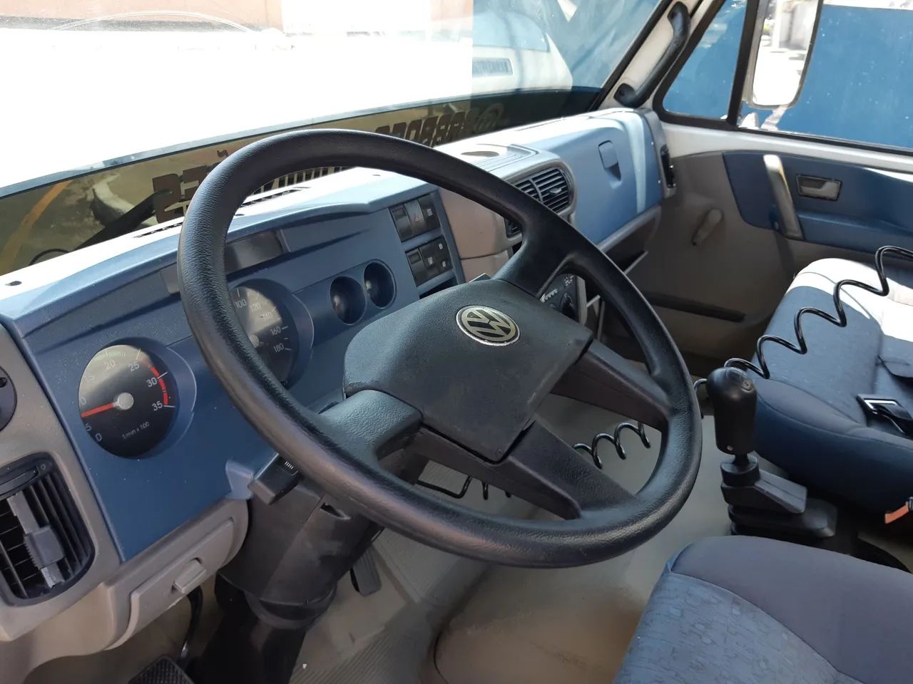 8-150 PLUS Baú de 6.20 - Foto 2