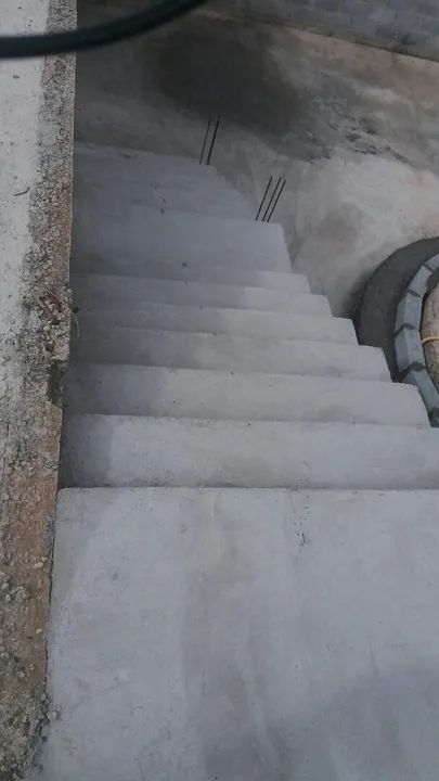 Construção de escadas em concreto maciço e ferragem armada. - Foto 5