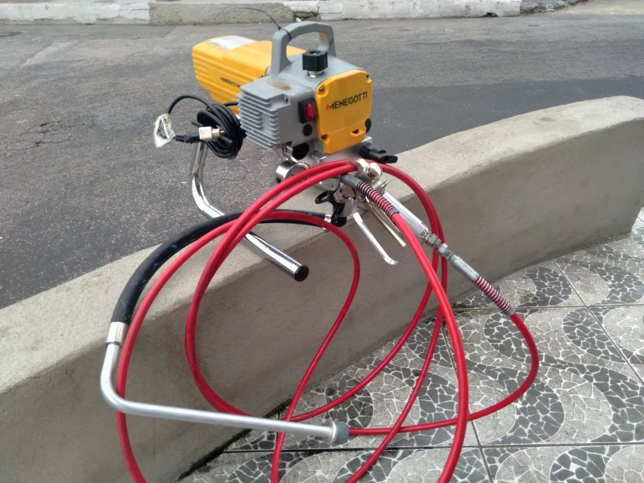 Pistola de pintura Menegotti MMA 900 - Usada - Foto 4