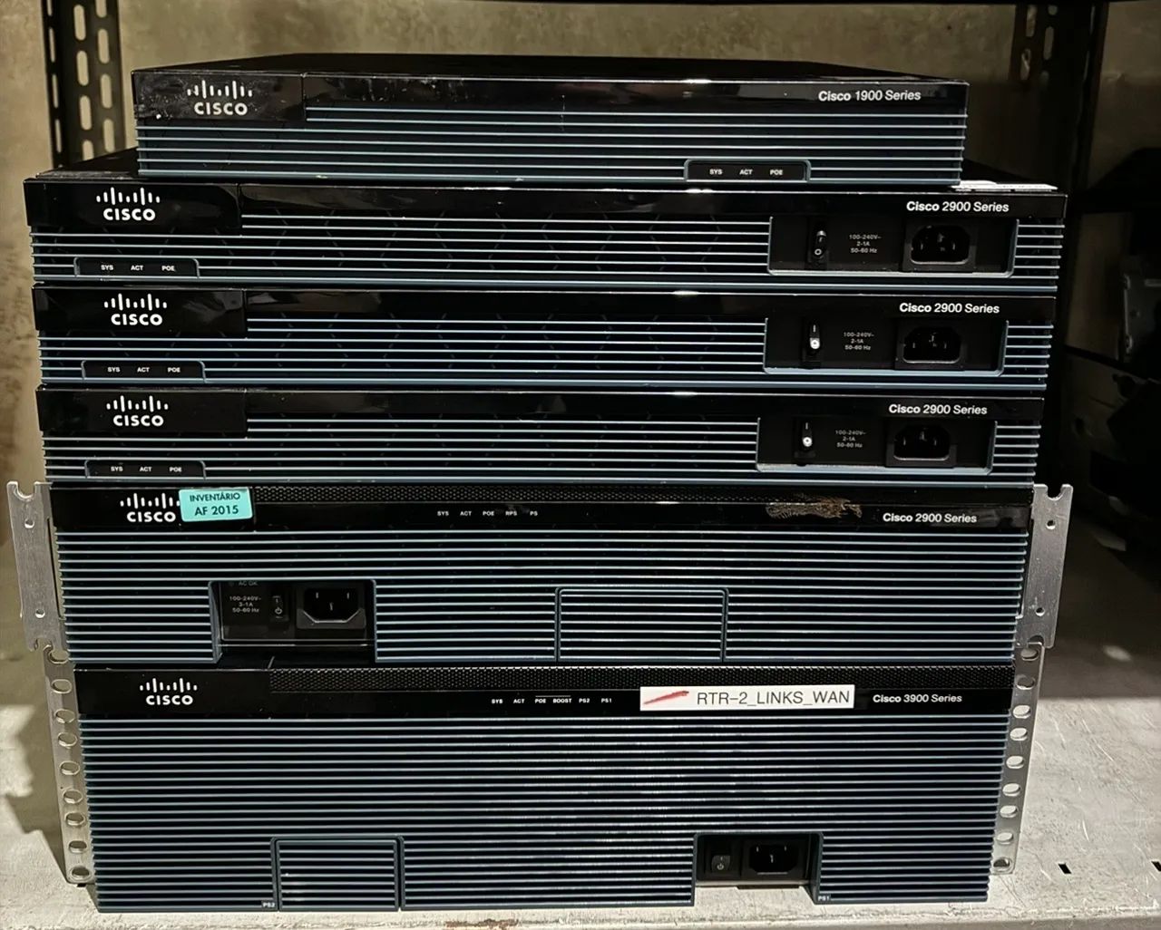 Lote com 06 roteadores Cisco 