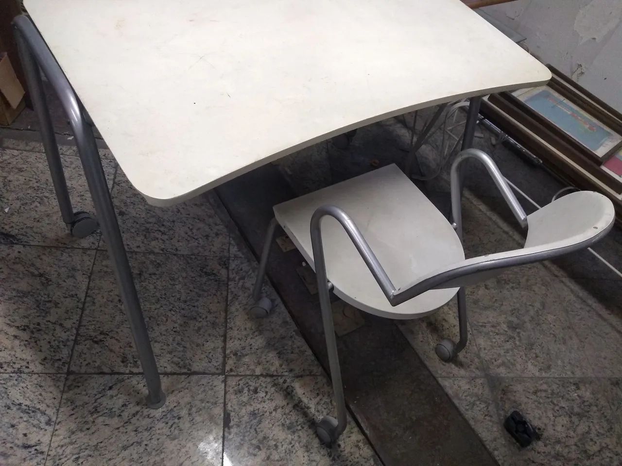 Mesa de Escritório com Cadeira - Foto 3