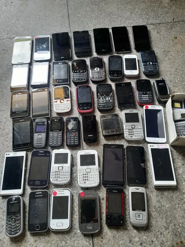 Lote de celulares e  baterias originais 