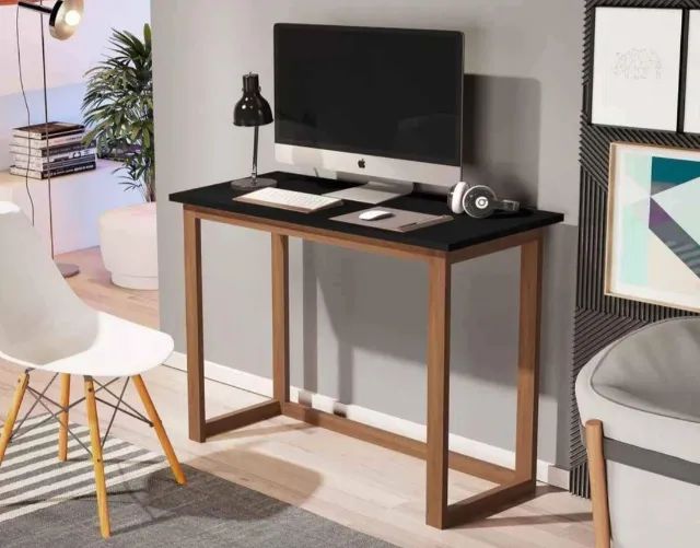 Mesa para notebook com tampo no MDF e com pés na madeira maciça - Foto 4