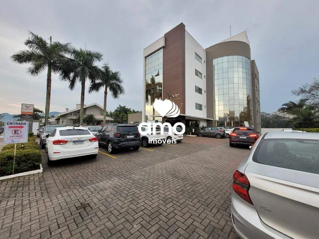 Sala ideal para consultório para alugar no bairro Jardim Maluche em Brusque
