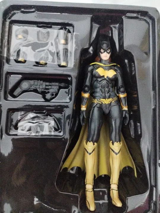 Play Arts Kai - Batgirl Arkham Knight - Foto 2