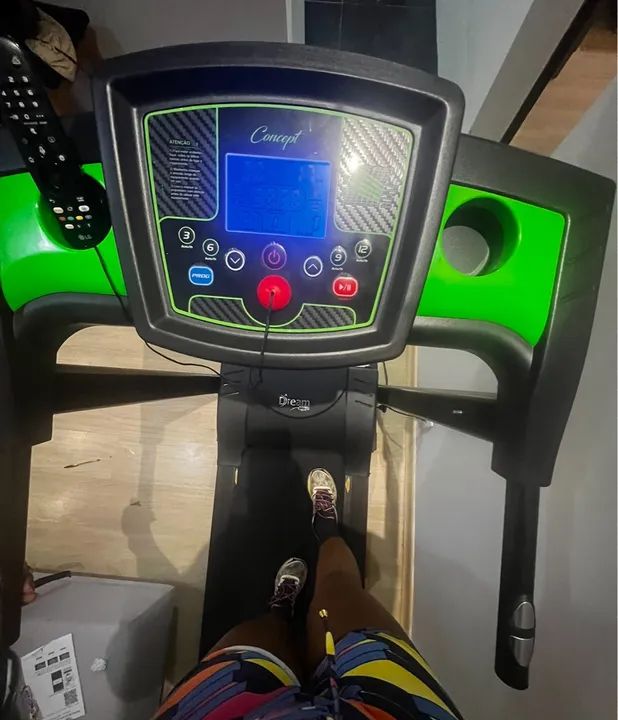Vendo Esteira Dream Fitness CONCEPT 2.5 - Excelente Estado! - Foto 3