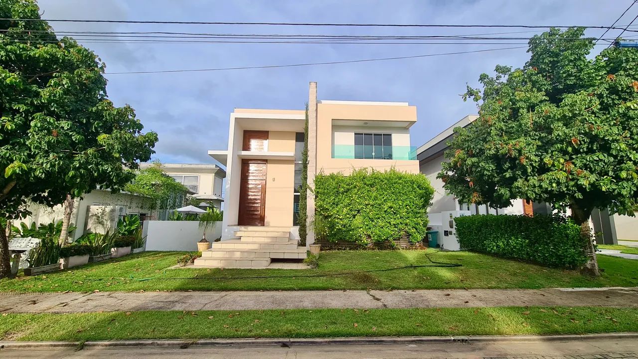 Magnifica Casa Triplex com 4 suites no Catuana - Alphaville.