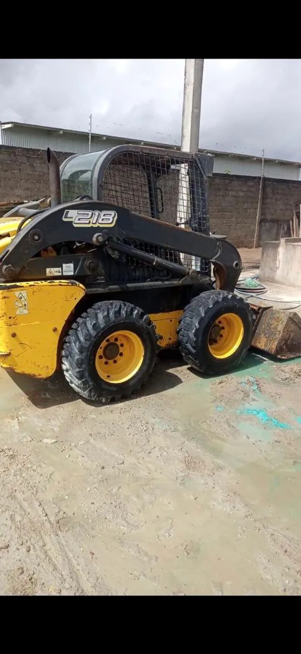 Alugo bobct mensal Mini carregadeira Caterpillar 226B - Excelente estado - Foto 4
