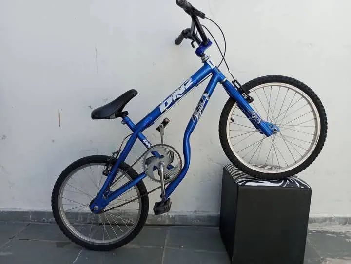 Bicicleta BMX Freestyle Original Alumínio Novinha - Foto 2