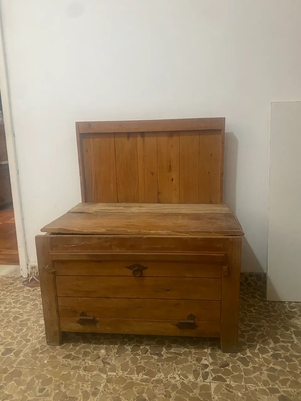 Vendo banco de madeira de demolição 