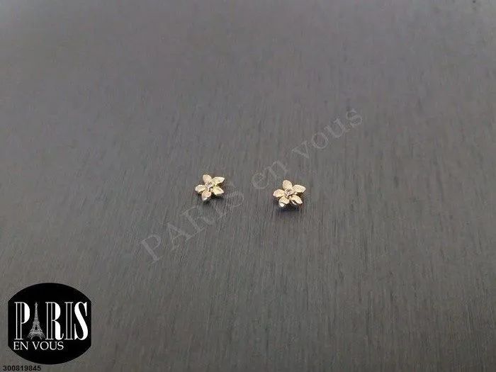 Brincos Flor com Detalhes - Foto 3