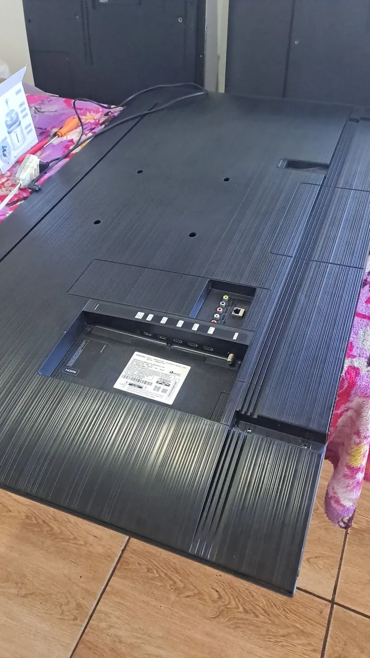 TV Samsung 4K vendp tela quebrada zerada